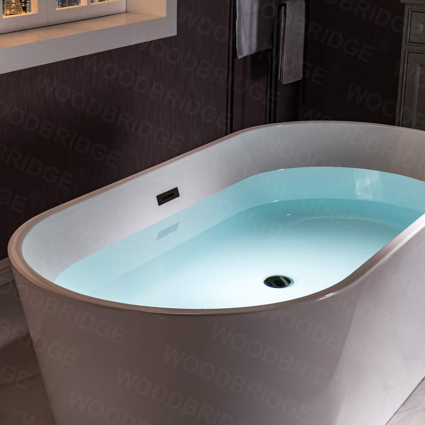 59" WOODBRIDGE Tub